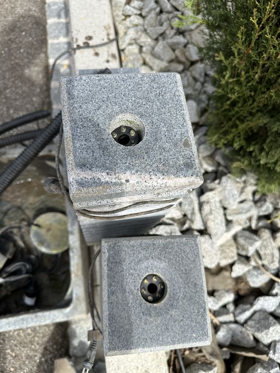 Granit Gartenbrunnen mit 3 Säulen und Beleuchtung Kaufen auf Ricardo