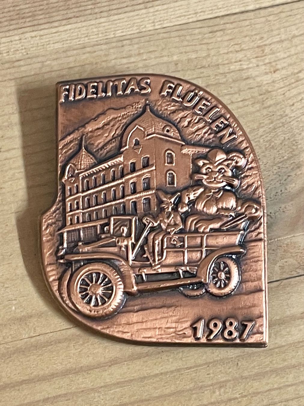 Plaketten & Abzeichen: Plakette Flüelen 1987 – Gebraucht aus Luzern von mainwerk
