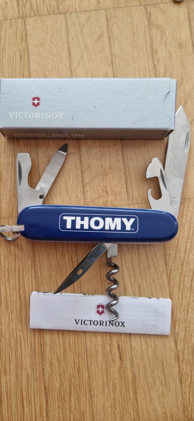 Victorinox Coltelli tascabile: Victorinox Taschenmesser mit Logo Thomy – Nuovo (secondo la descrizione) da Ebmatingen venduto da Flitz88