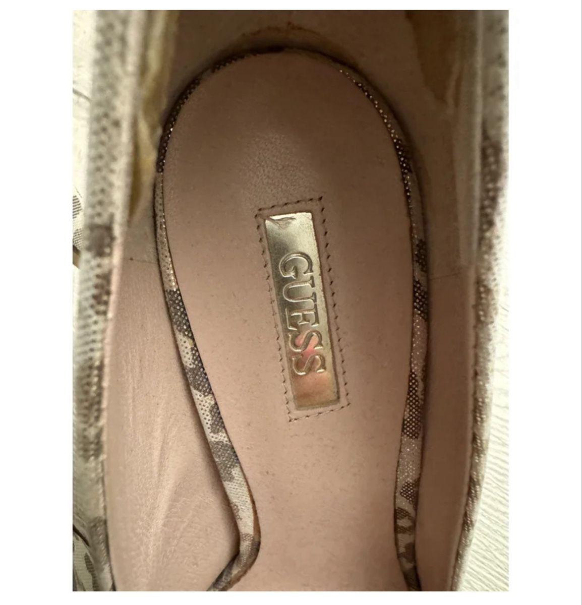Guess Scarpe da donna: Escarpins Guess – Usato da Blonay venduto da Celuna 1