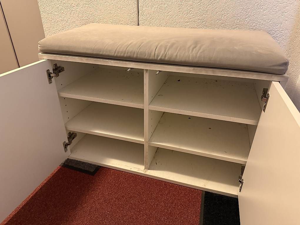 Scaffali: Schuhregal mit Sitz – Usato da Basel venduto da bap_7kpp 2