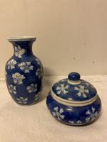 Vase und Dose blau-weiss gemustert