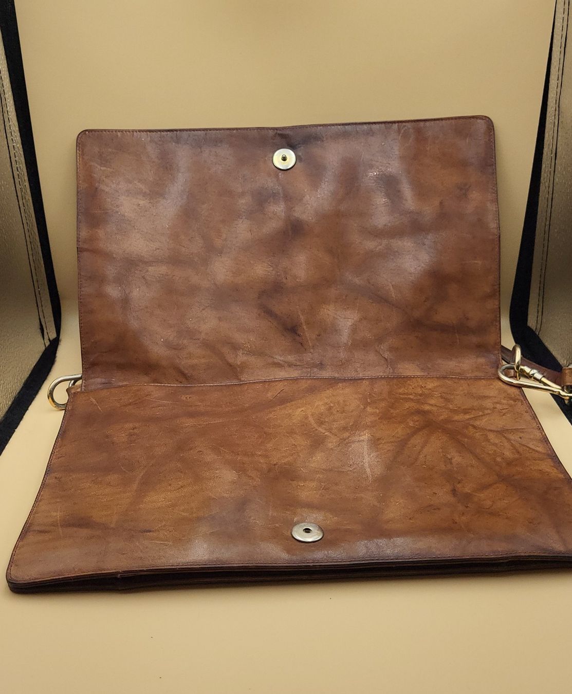 Taschen für Damen: Schicke Vintage Braun Ledertasche – Gebraucht aus Wald ZH von SwissPawnshop 3