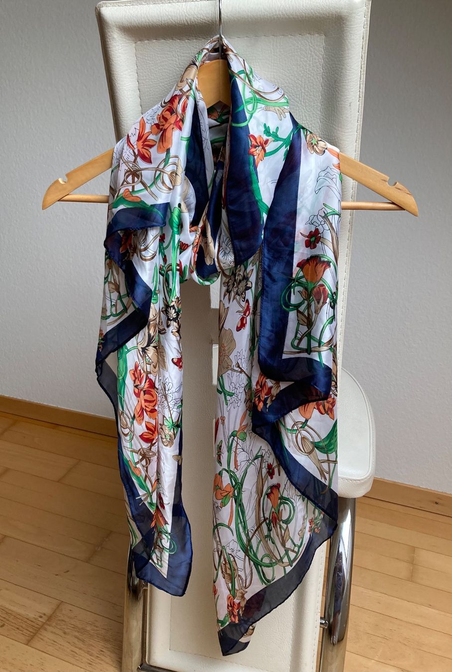 Foulard & Sciarpe: Schal mit Seide – Usato da Unterägeri venduto da Jutka_04