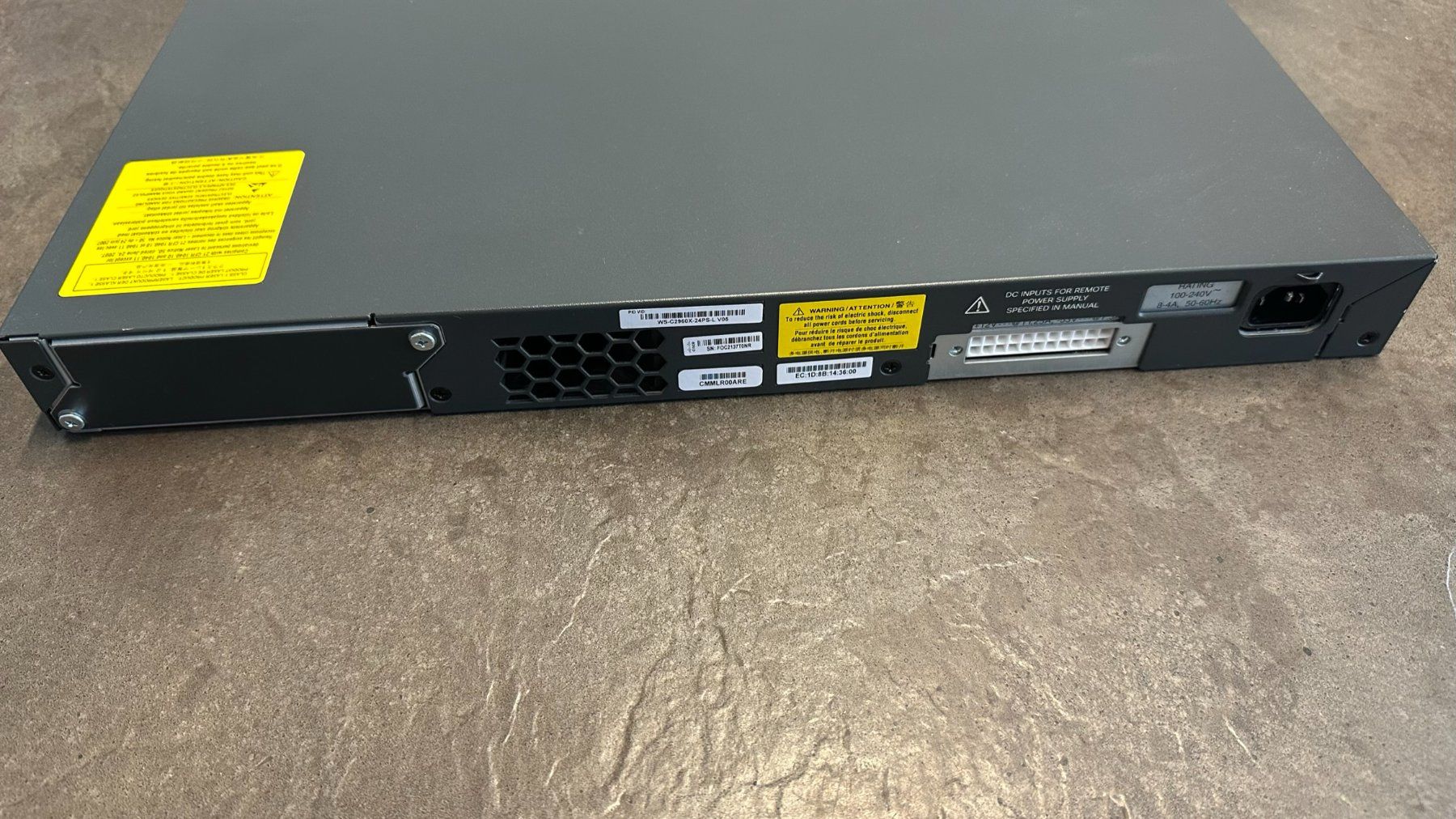 Cisco Hub & Switch: Cisco Catalyst 2960X-24PS-L Switch – Usato da Altstätten SG venduto da Cobra96 2