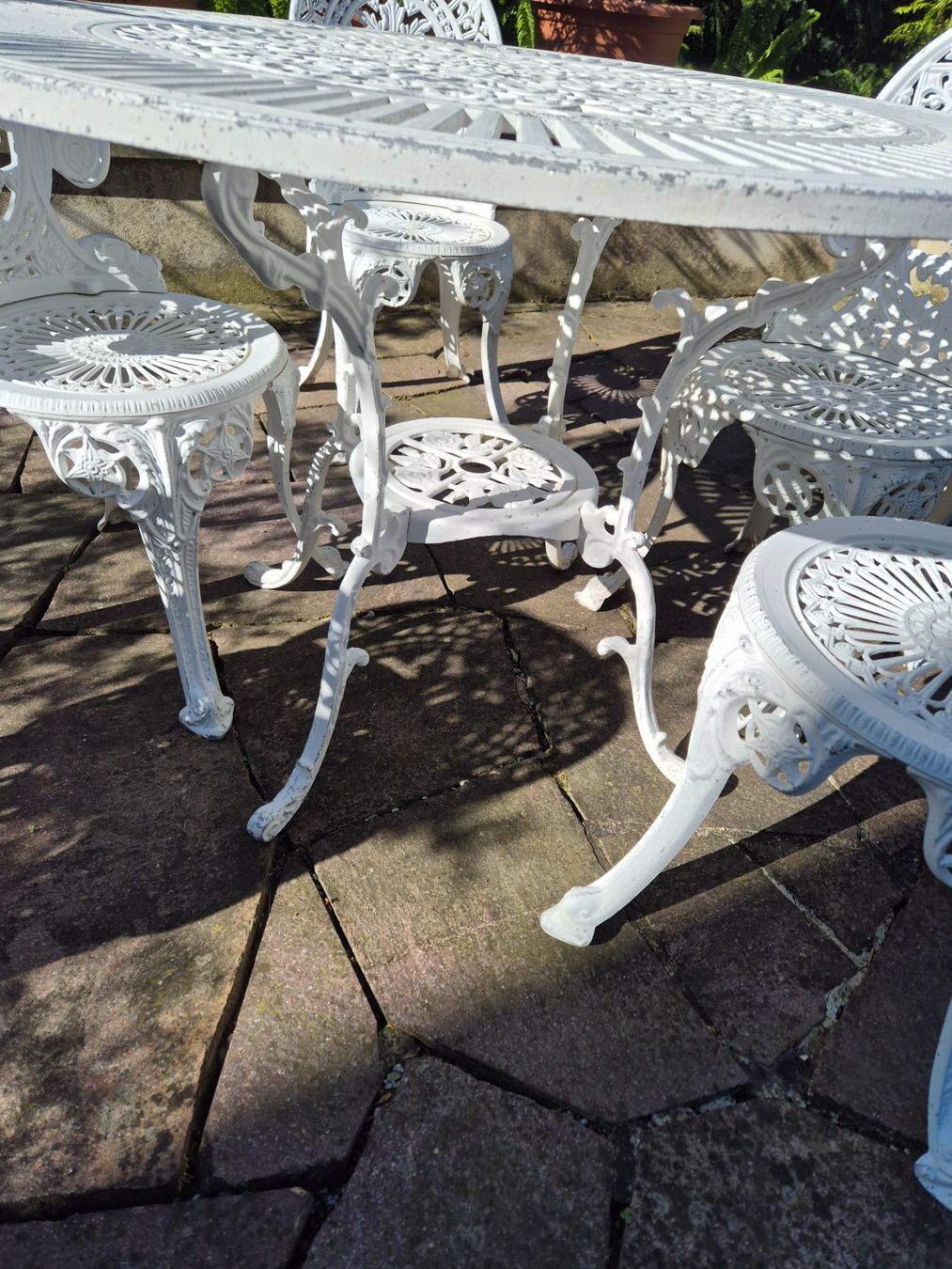 Set di tavolo e panche: Gartensitzgruppe weiss Metall – Usato da Speicher venduto da Ramtha1 1