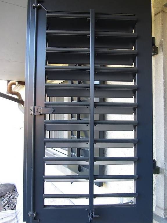 Fensterläden: Alufensterläden, mit  Einbruchschutz, Anthrazitgrau – Gebraucht aus Winterthur von BauTeilLaden2000 1
