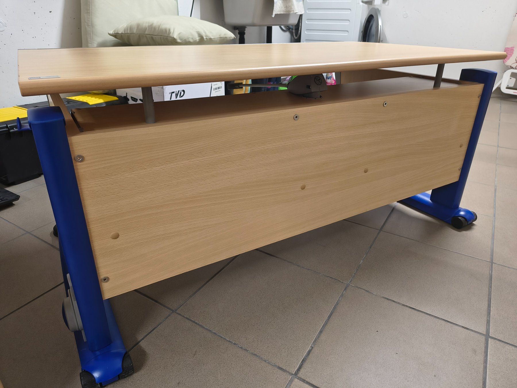 Bureaux: Höhenverstellbares Pult inkl Schubladestock – D'occasion à Lostorf par SoNi019 2