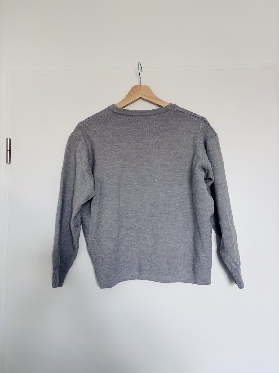 Pulls & Sweat-shirts: Grey Wool Cardigan – Soft, Simple & Timeless 🤍 – D'occasion à Zürich par gia_h8kg 3