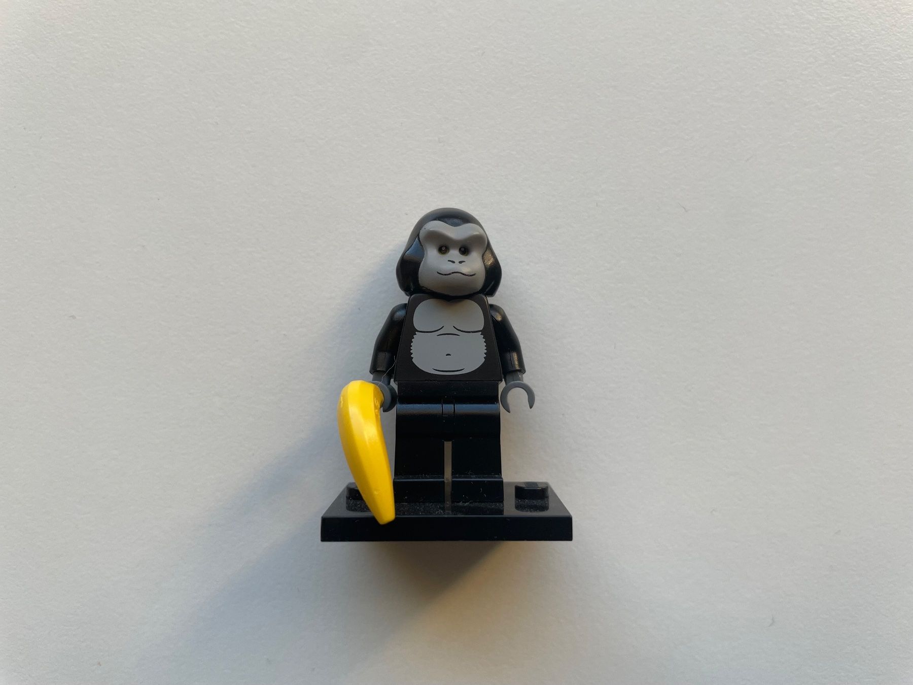 Lego Kit di costruzioni: Lego Minifigure Series 3 - Gorilla Suit Guy – Usato da Walenstadt venduto da GreenGoblin