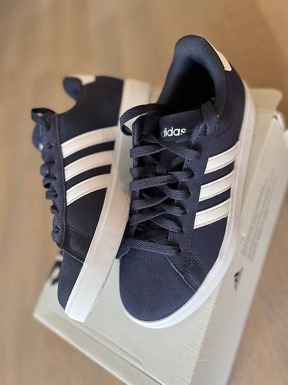 Adidas Scarpe da uomo: Adidas Grand Court 2.0 – Usato da Winkel venduto da danbischof