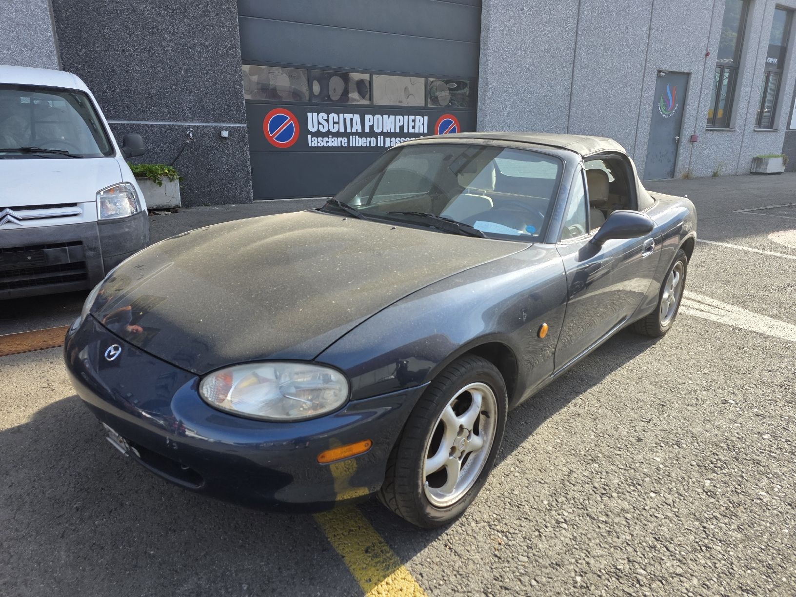 Mazda Automobili: Mazda MX-5  1.6cc – Usato da Cadenazzo venduto da LuismacchineSagl