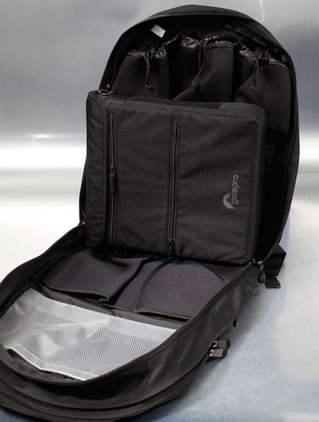 Lowepro Zaini: Lowepro Stealth Fotorucksack – Usato da Zürich venduto da pixeltom 6