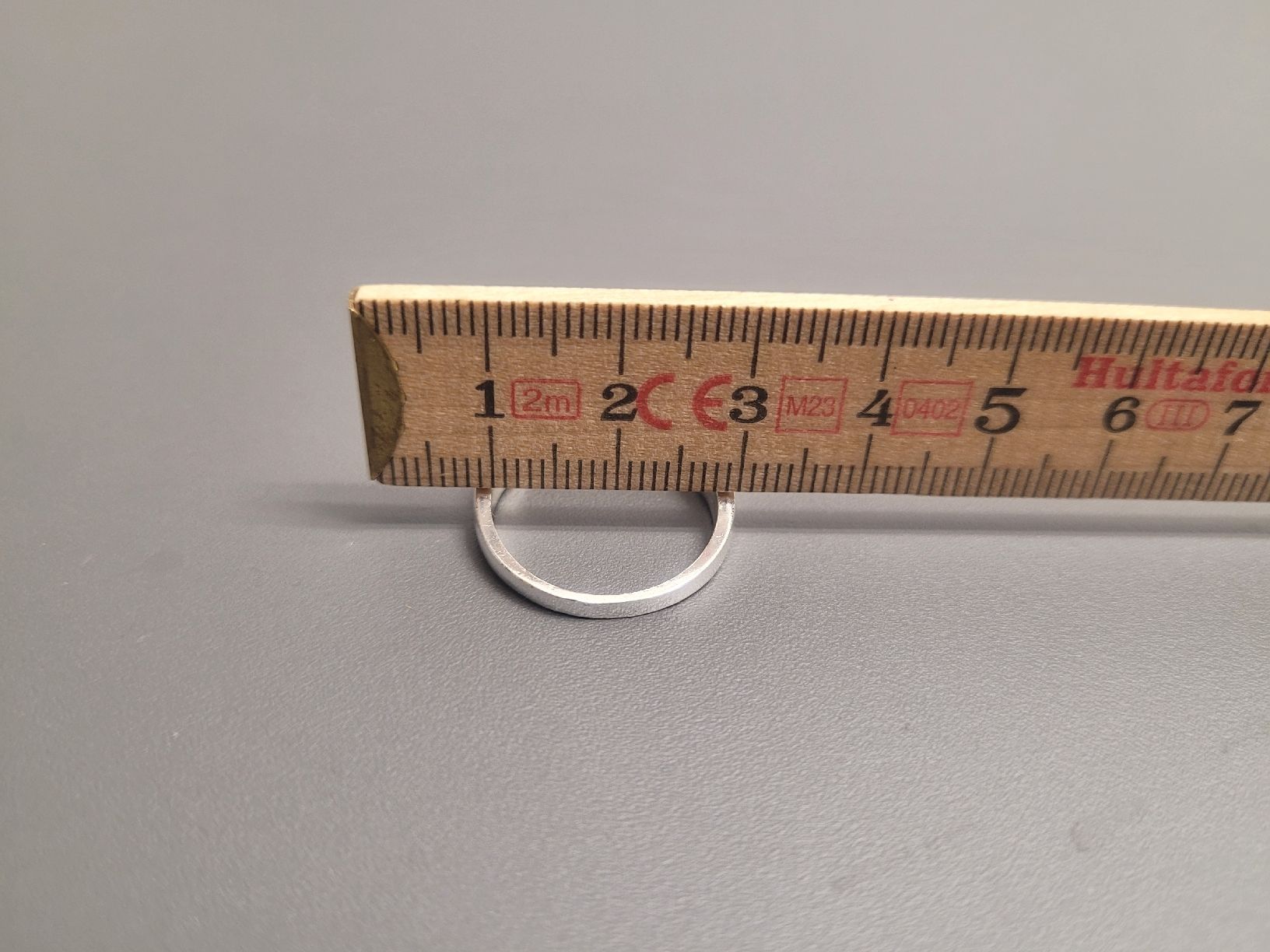 Ringe: Wunderschöner Damenring, Silberfarbig, mit ? Stein – Gebraucht aus Wängi von Jeane_02 4