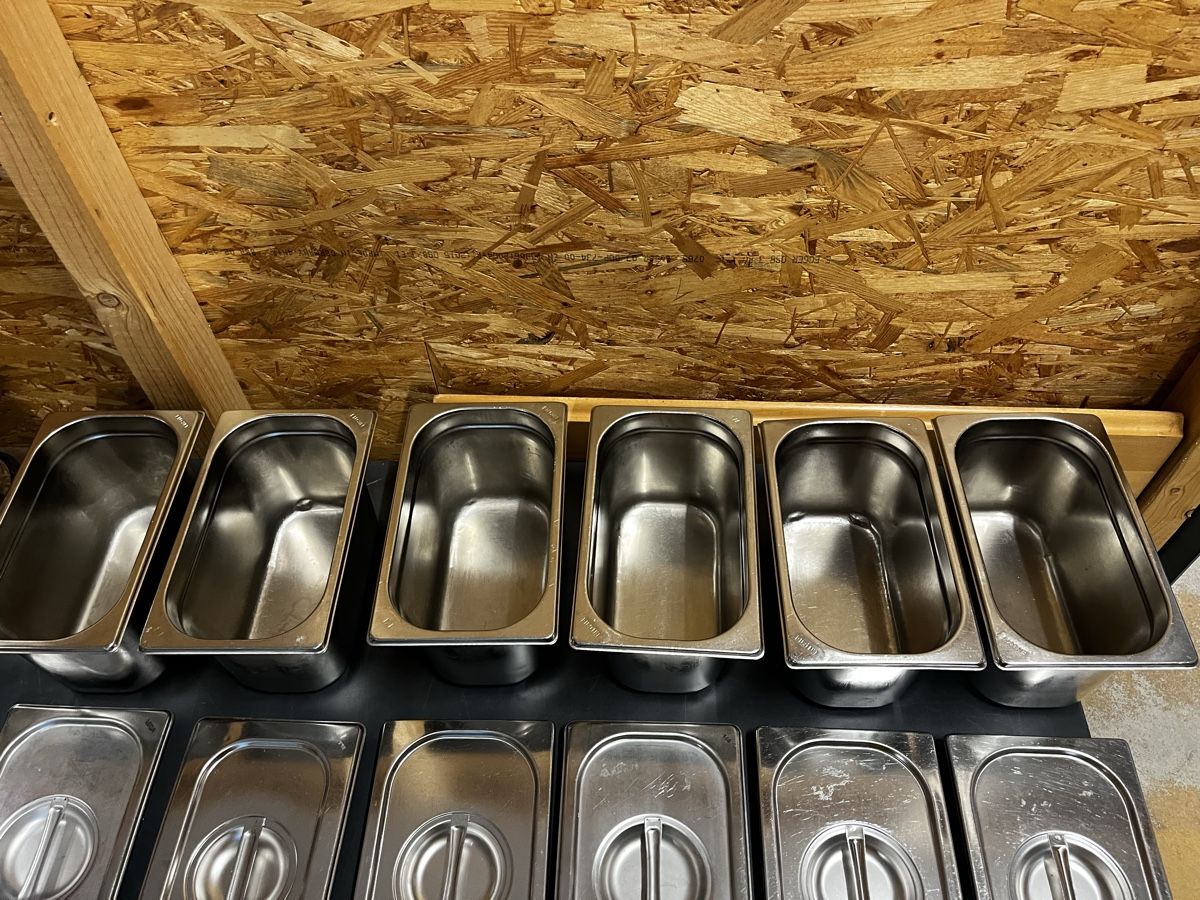 Elettrodomestici da cucina: 6 x 1/4 Gastronorm Behälter 15 cm mit Deckel – Usato da Dittingen venduto da Cervolino77 3