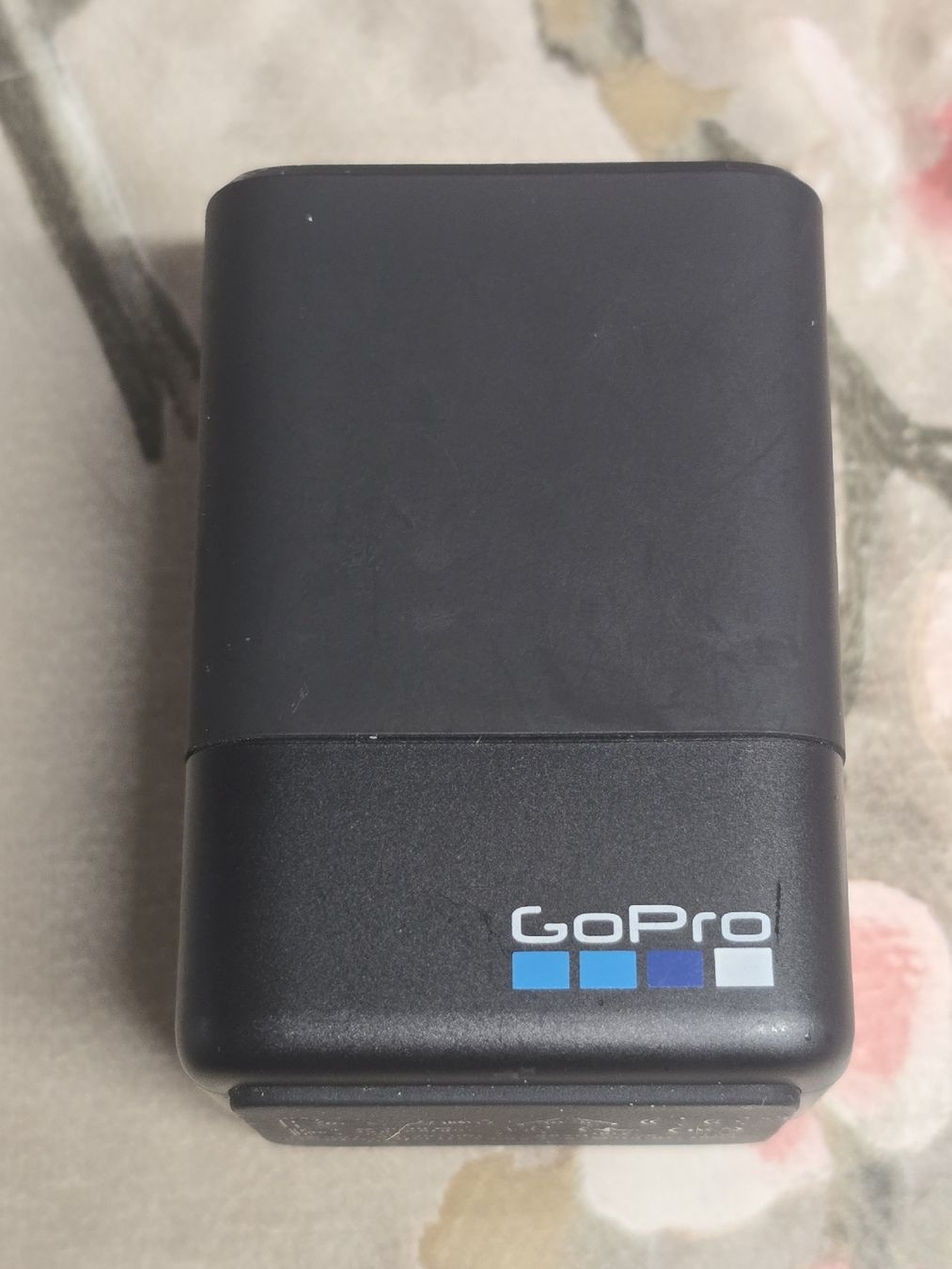 Gopro Caricabatterie: GoPro caricabatterie doppio, accessorio ottimo stato! – Usato da Solduno venduto da lucatriacca1