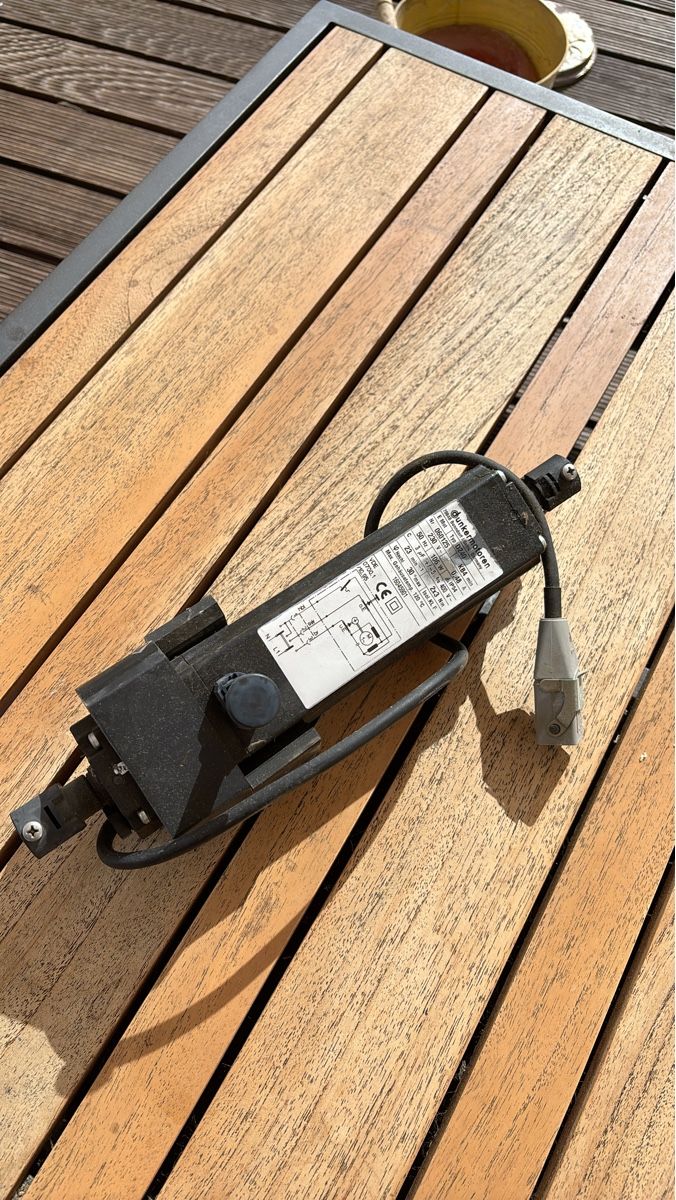 Motoren: StDunkermotoren Typ D240 Motor gebraucht, mit Kabel & Stecke – Gebraucht aus Küttigen von MB5024