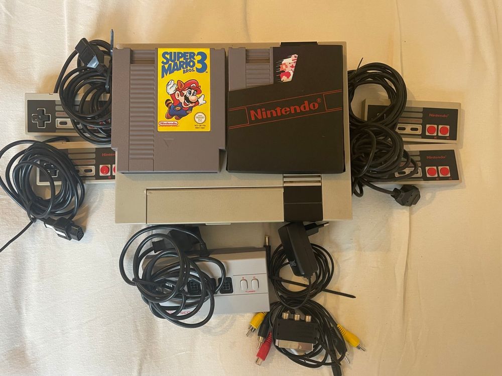 NES Konsole - 4 Controler - 2 Games - Four score (Gebraucht) in für CHF ...