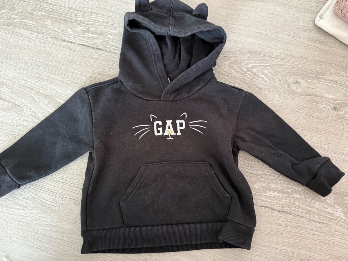 Gap Pullover & Sweatshirts: Baby GAP Kapuzenpullover schwarz – Gebraucht aus Oberglatt ZH von vabend