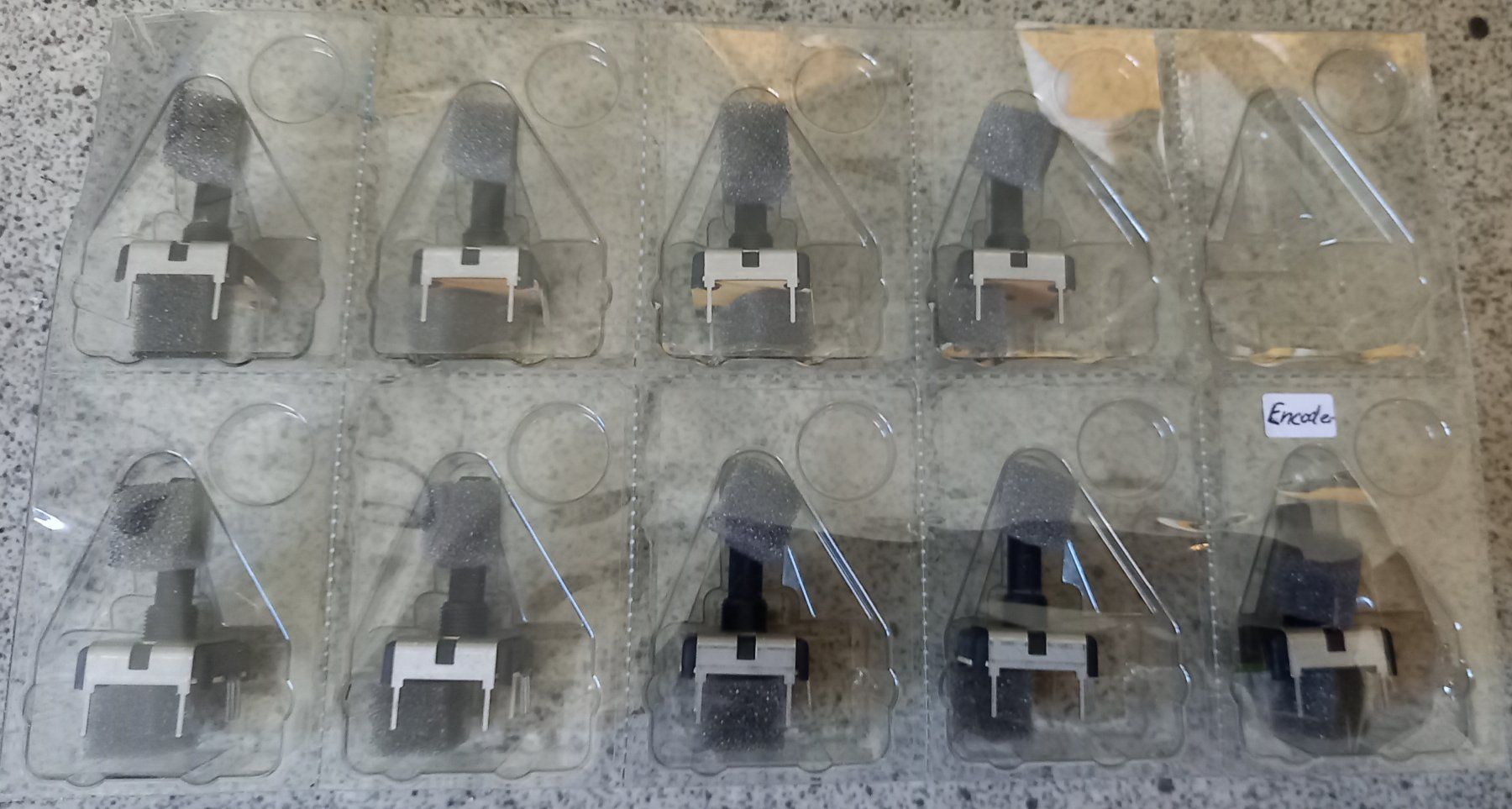 Strumenti musicali: 8 Potis und 1 Encoder für Ensoniq DP4+ – Nuovo e nell'imballaggio originale da Luzern venduto da garlicia