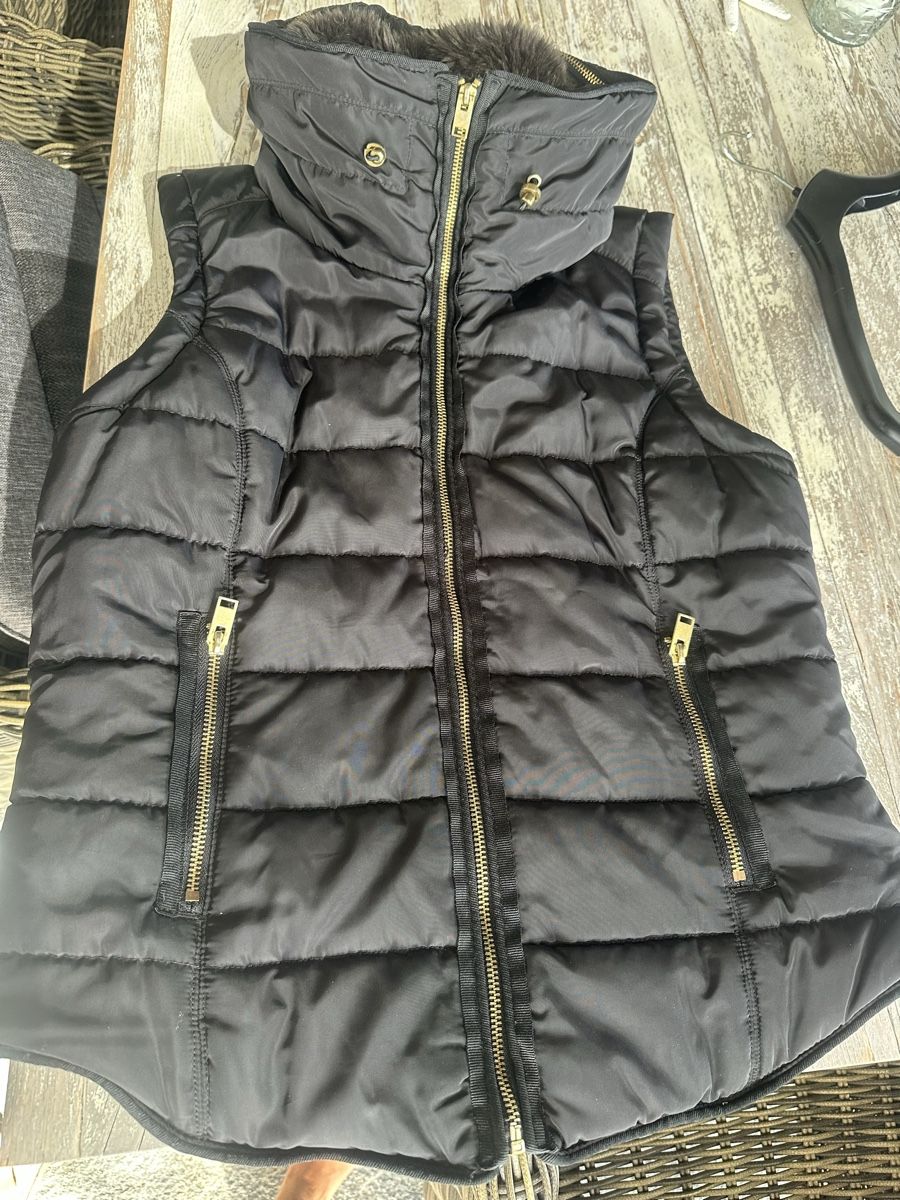 H&M Gilets & Westen: Daunengilet  – Gebraucht aus Zürich von renba1 3