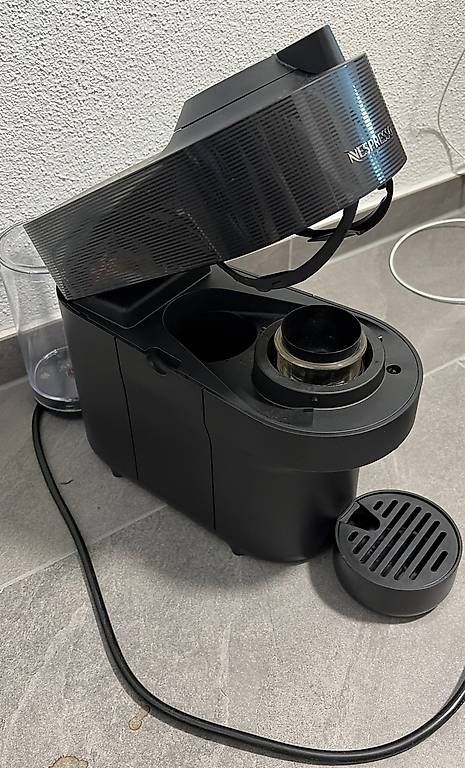 Kaffeemaschinen & Espressomaschinen: Nespresso Maschine Vertuo Pop – Gebraucht aus Zürich von Lea215