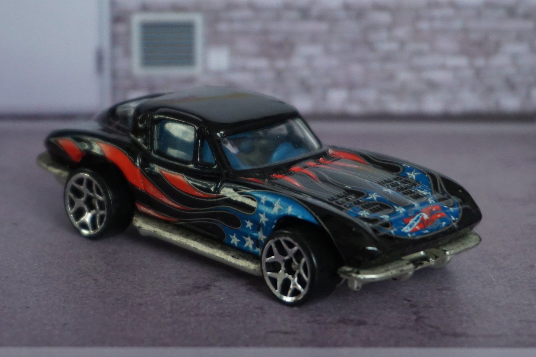 Hot Wheels Voitures modèles: HotWheels Chevy Corvette Split COOL !!!!!!!!!!!!!!!!!! – D'occasion à Reiden par Doppeldecker69
