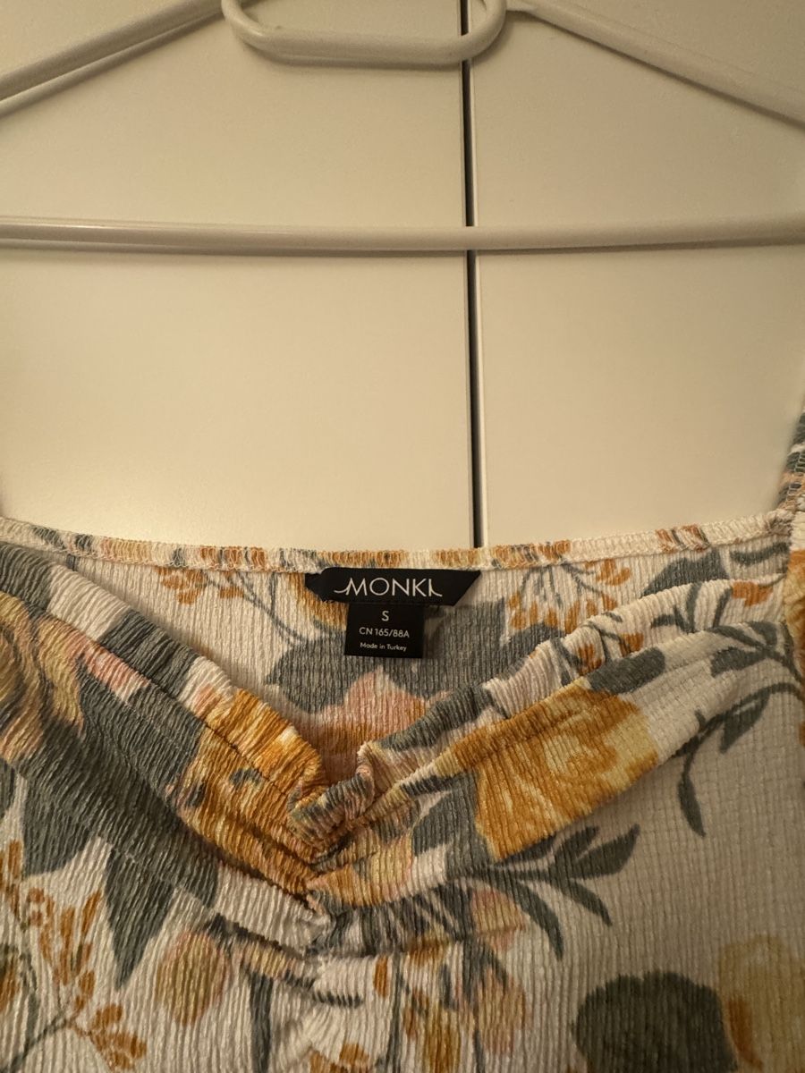Monki Kleider: Monki Sommerkleid, Grösse S – Gebraucht aus Frauenfeld von ani_pdx9 2