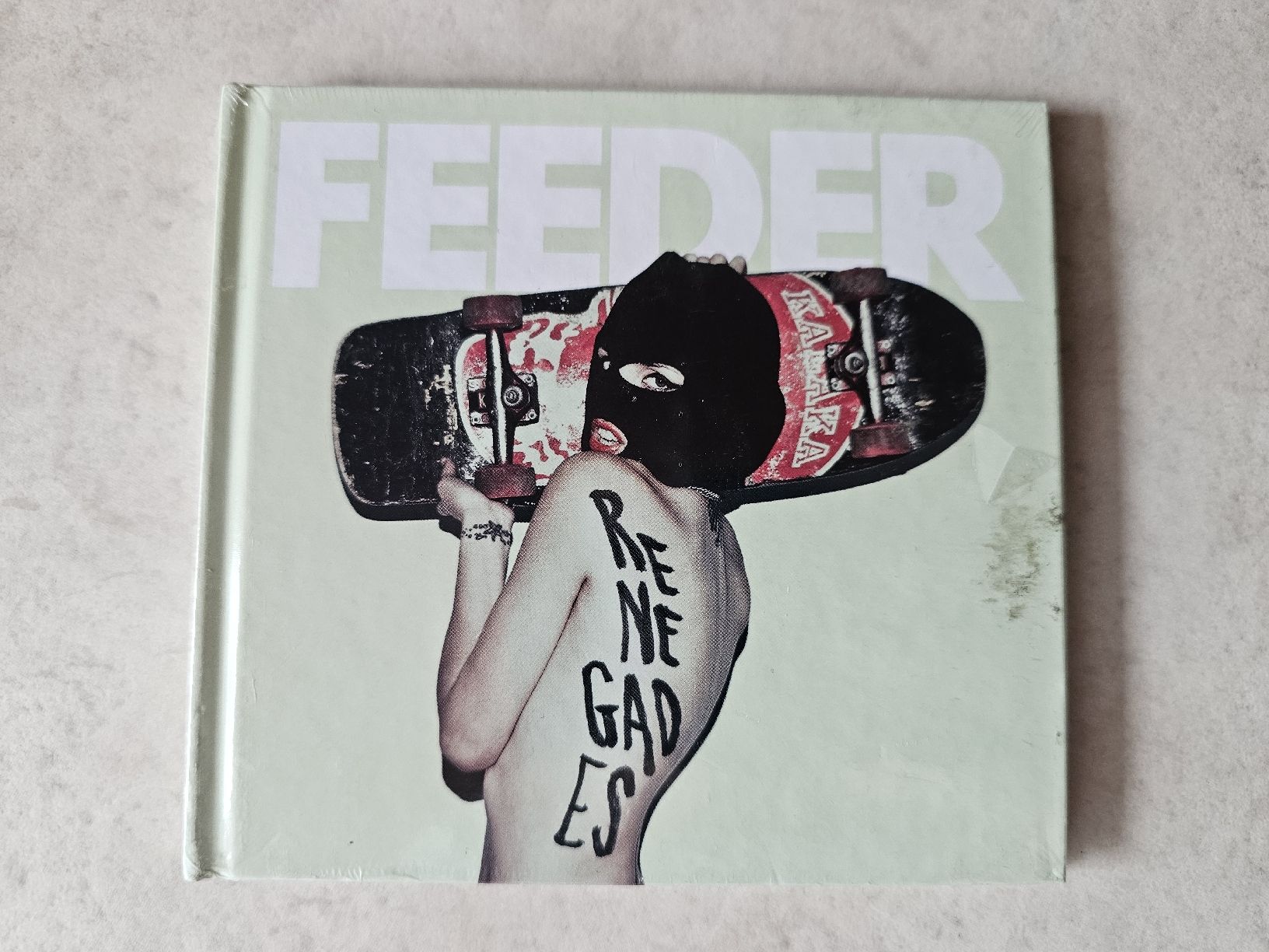 CD: Feeder  -  Renegades  /  Digibook Fabrikneu – Nuovo e nell'imballaggio originale da Schneisingen venduto da backstore24