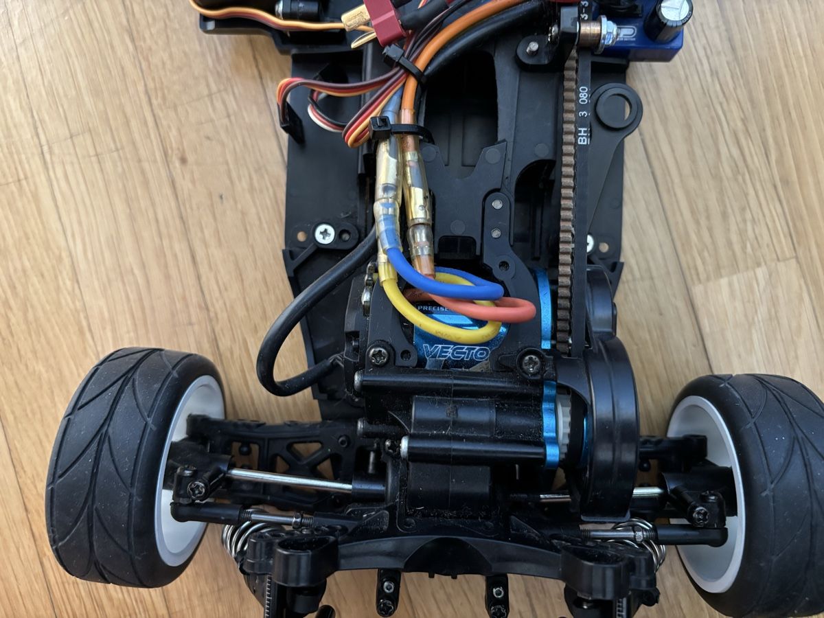 Tamiya Modellismo RC: Tamiya TA06 Chassis Brushless – Usato da Bad Zurzach venduto da Zahnd2 4
