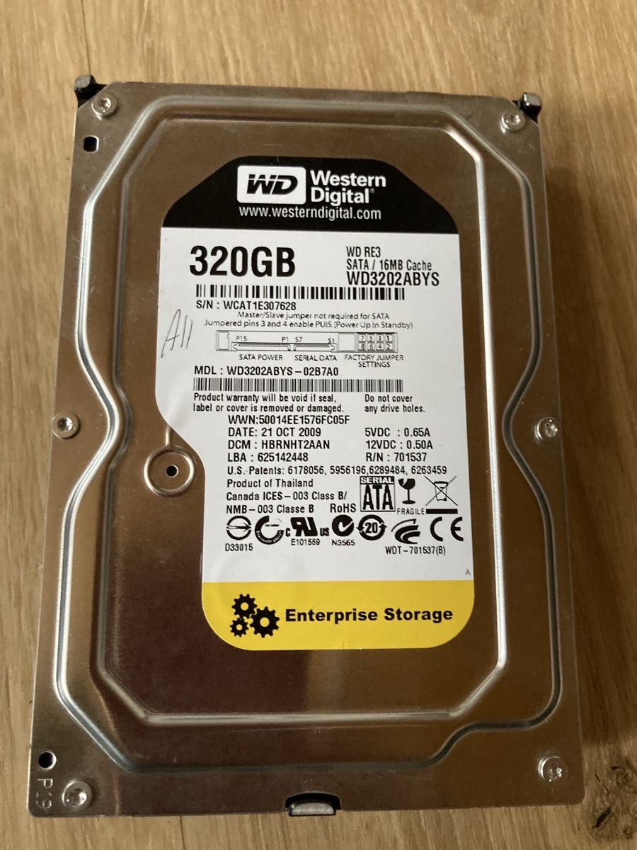 Western Digital Harddisks: WD 320GB SATA HDD WD3202ABYS 16MB Cache – Gebraucht aus Wichtrach von Queensparkunite