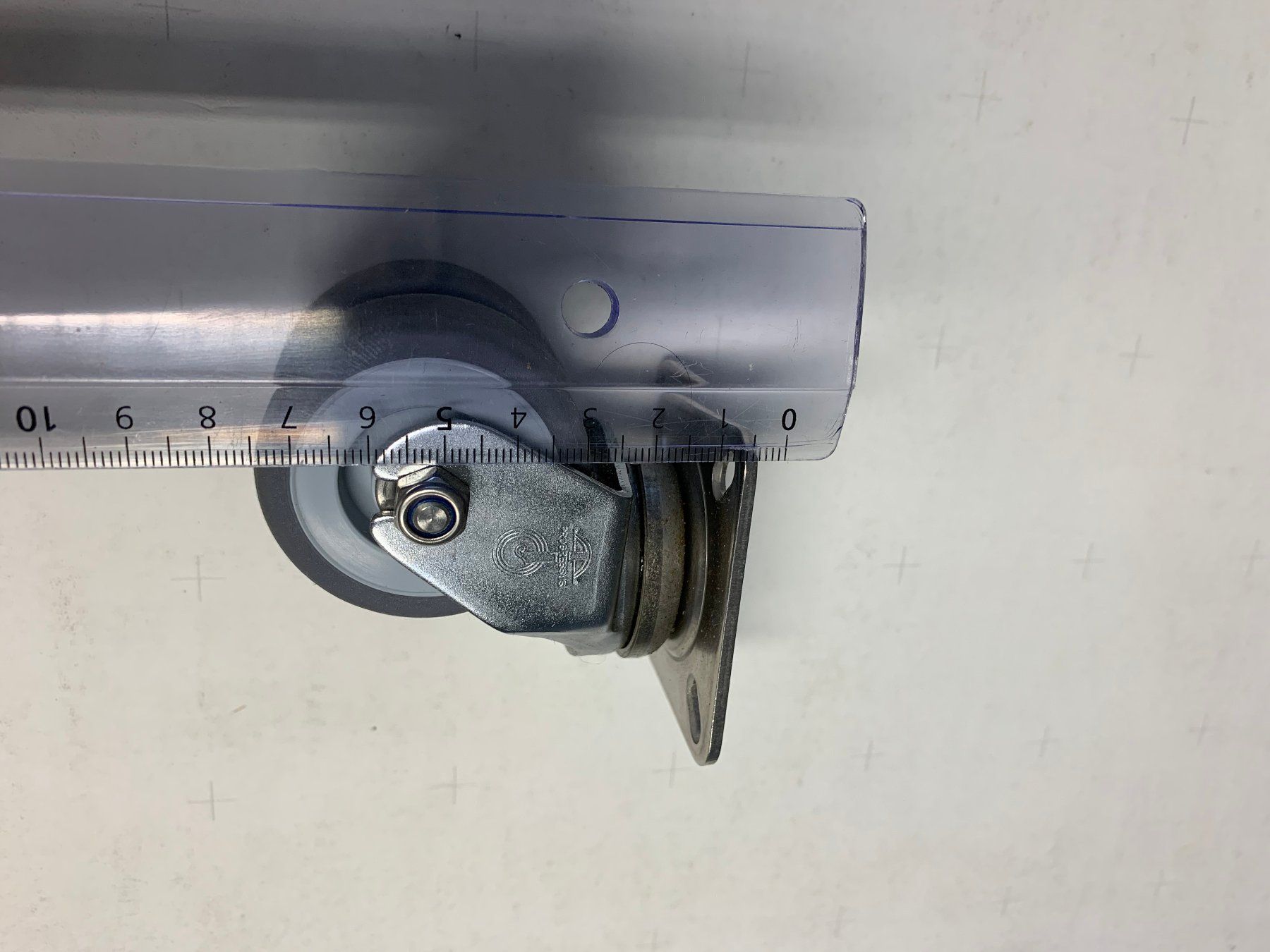 Sonstiges zum Lager & Transport: Rollen für Schrank / Korpus / Möbel – Gebraucht aus Rotkreuz von futoo 3