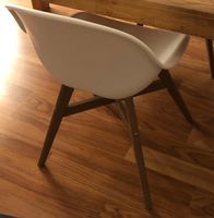 Stuhl weiss Holzbeine guter Zustand