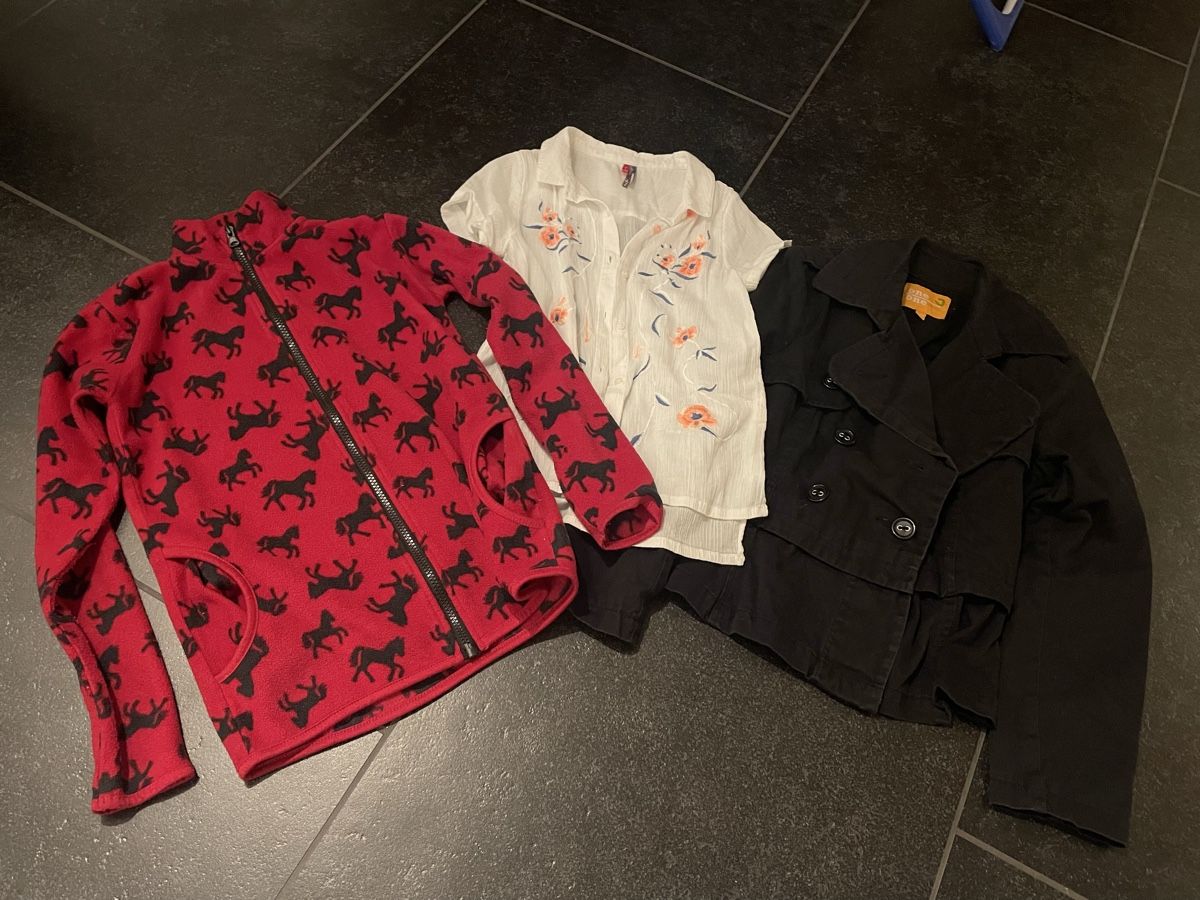 Lotti & Set di vestiti: Jacken-Paket Grösse 140 – Usato da Wegenstetten venduto da Marcus2222