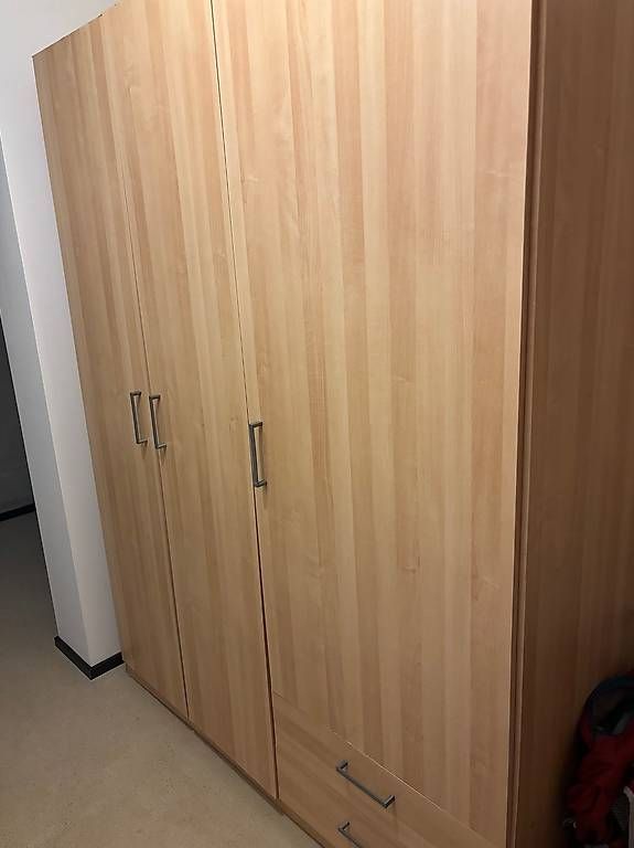 Armadi: Kleiderschrank – Usato da Dielsdorf venduto da eva_sm5g