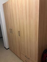 Kleiderschrank