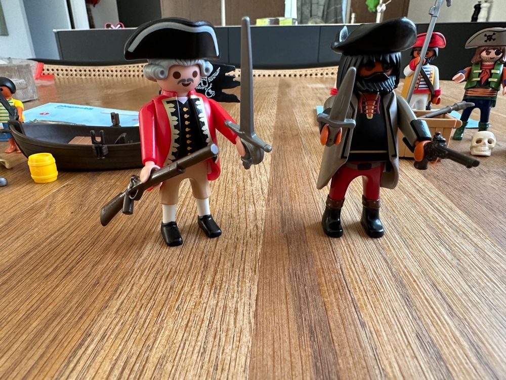 Set Playmobil Loch Ness Boot Piratenkommando Rotrock&Kapitän (Gebraucht ...