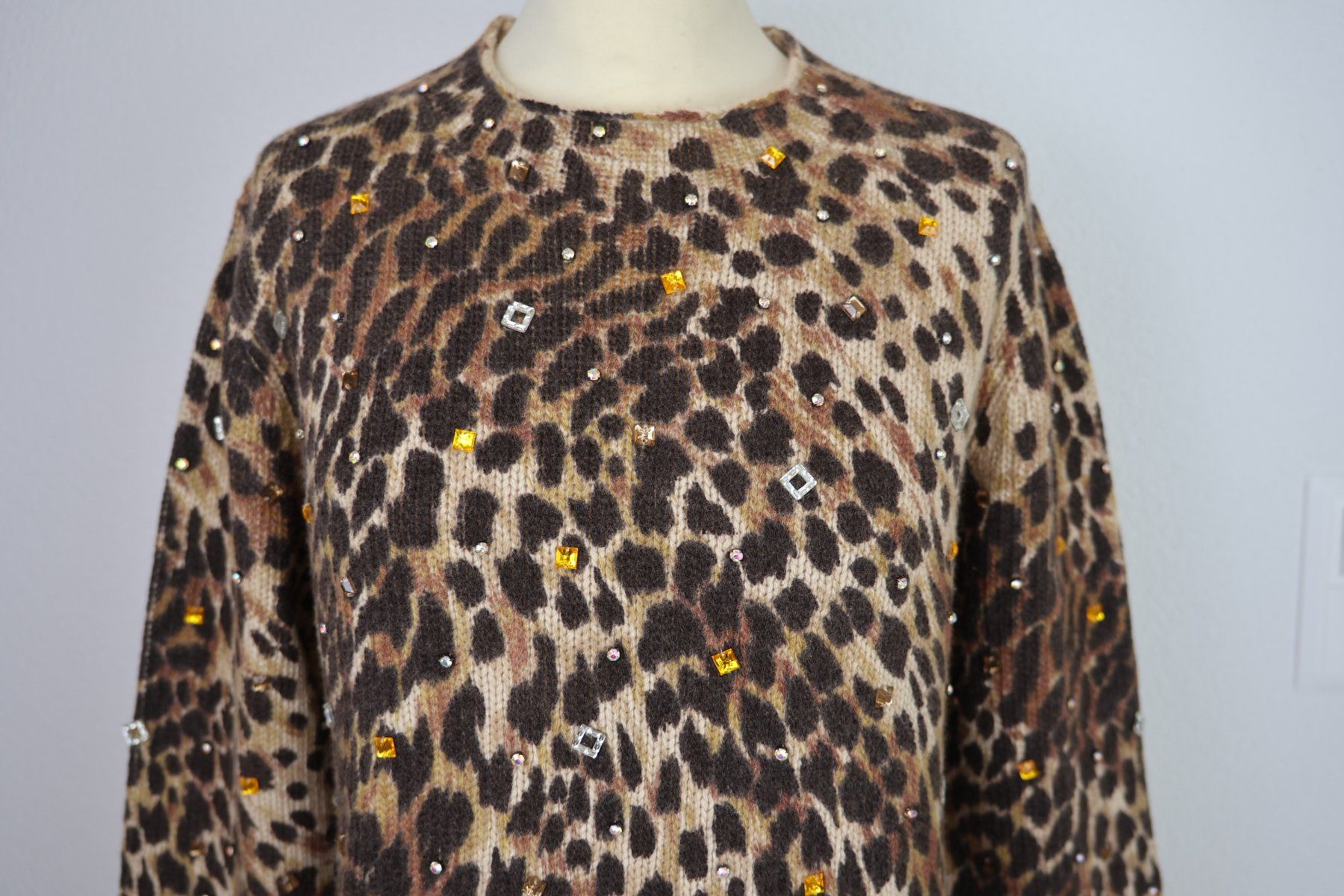 Bogner Maglioni & Felpe: Bogner Leoparden Muster Pullover mit funkelnde Zier-Steine – Usato da Emmenbrücke venduto da luzern178 2