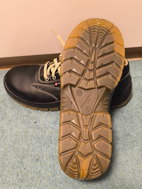 Scarpe da uomo: Sicherheitsschuhe Herren Gr.42 – Usato da Gams venduto da MissTraveller 3