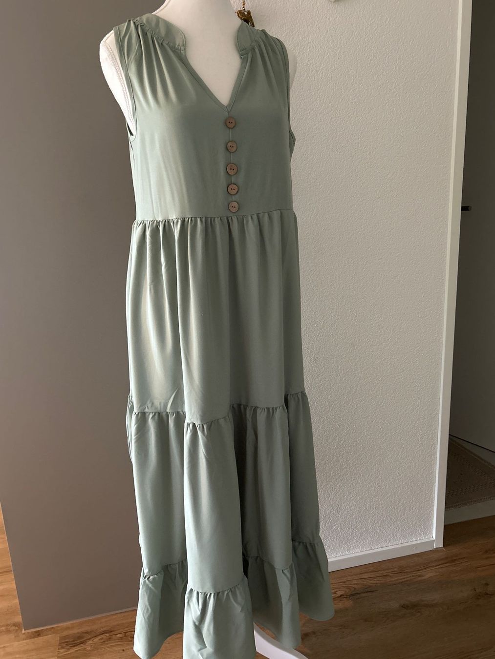 Kleider: Ärmelloses Kleid olivgrün Grösse S – Neu (gemäss Beschreibung) aus Brunnen von Nala2929 1