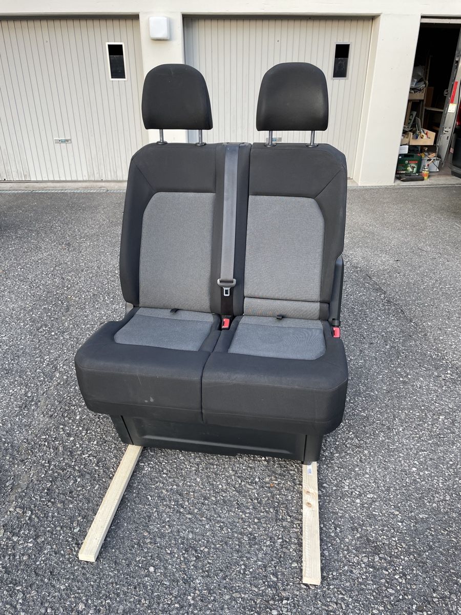 VW Altri accessori per camping: VW Crafter II - Doppelsitzbank – Usato da Berneck venduto da cel_q9gy