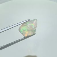 Opal mit Natürlichem  Schliff 3.17ct