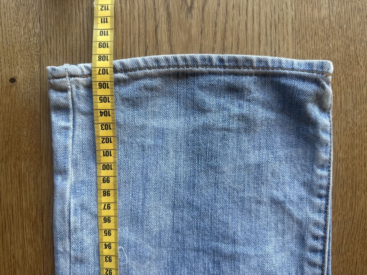 Armani Jeans: Vintage Armani Jeans – Usato da Wabern venduto da dar_f6by 5