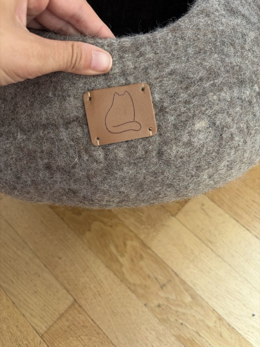 Liege- & Schlafplätze: Panier pour chat - feutrine  – Neu (gemäss Beschreibung) aus Martigny von O96 2