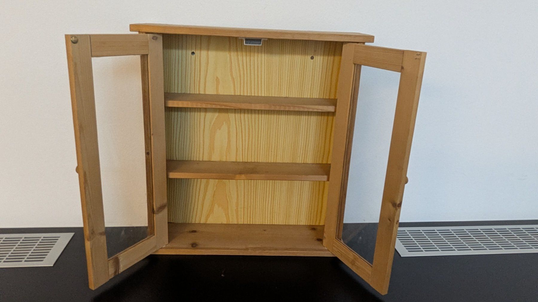 Vitrinen: Kleiner Vitrinenschrank – Gebraucht aus Adliswil von bibuubib 3