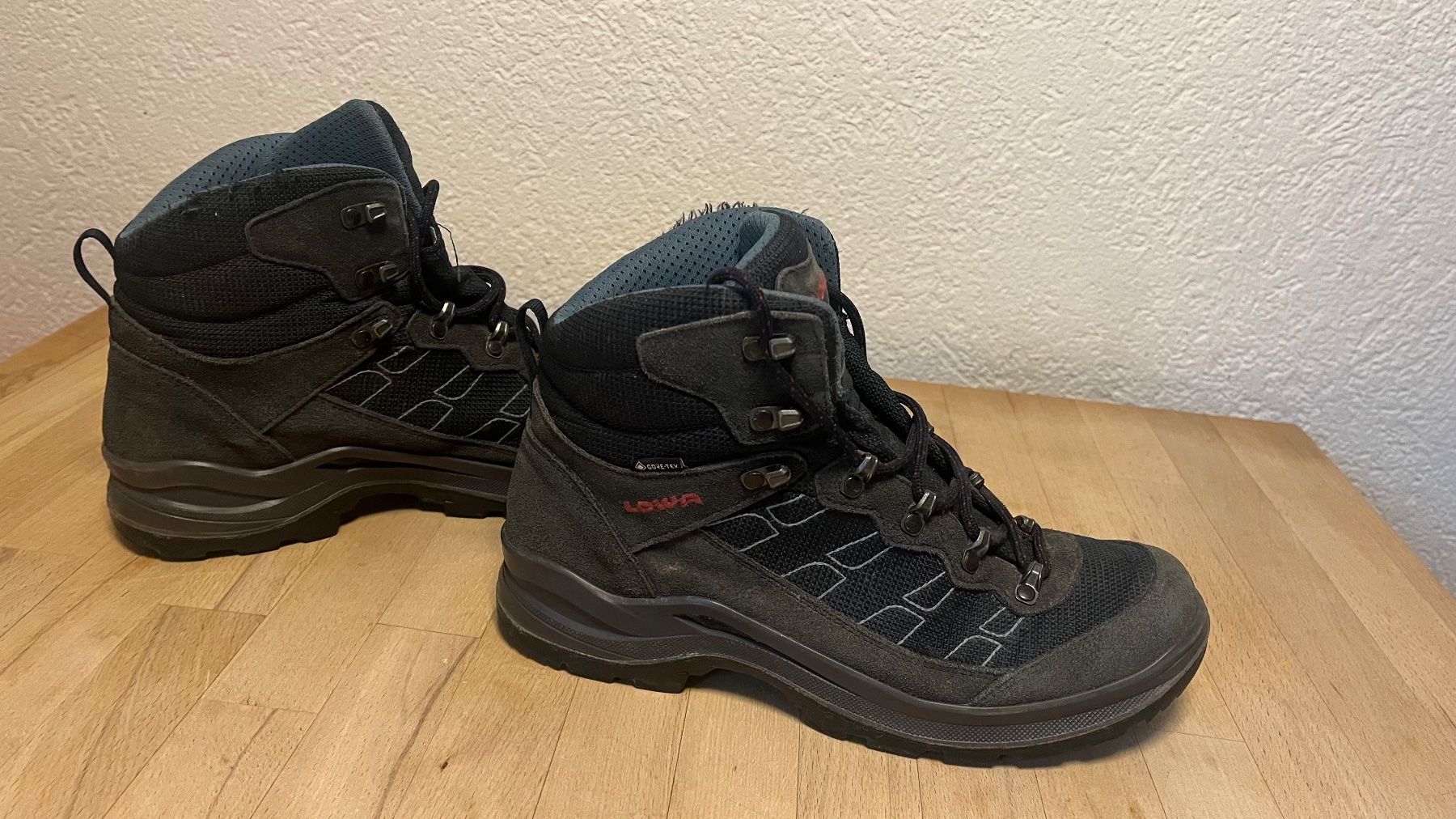 Lowa Scarpe da donna: Lowa Wanderschuhe Gr. 42 – Usato da Zürich venduto da LILIOU 4