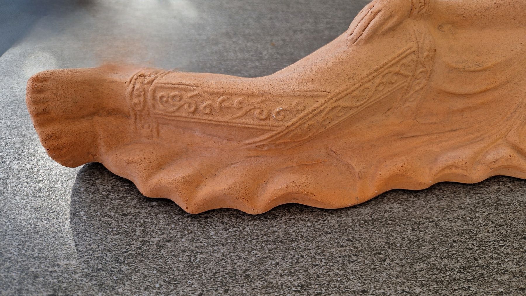 Statuette: Liegender Buddha aus Terracotta – Usato da Winterthur venduto da Eri_fu 1