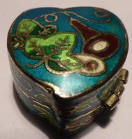 SEHR SCHÖNE CLOISONNÉ HERZ DOSE,-ANTIK, HAND GEMACHT,--