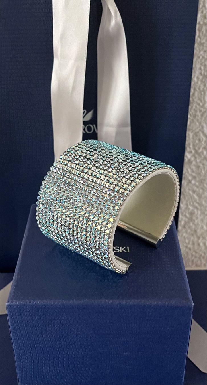 Swarovski Armbänder & -reifen: Swarovski statement Cuff neu & original & original verpackt – Neu und originalverpackt aus Kirchleerau von Piroska05
