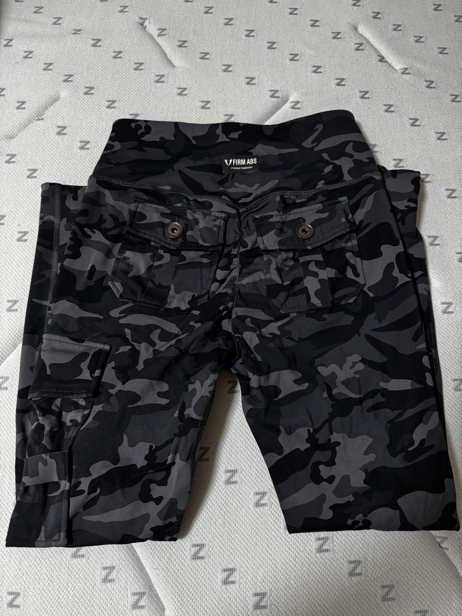 Leggings: Firmabs leggings military size m – Nuovo (secondo la descrizione) da Luzern venduto da fiona.1013 1